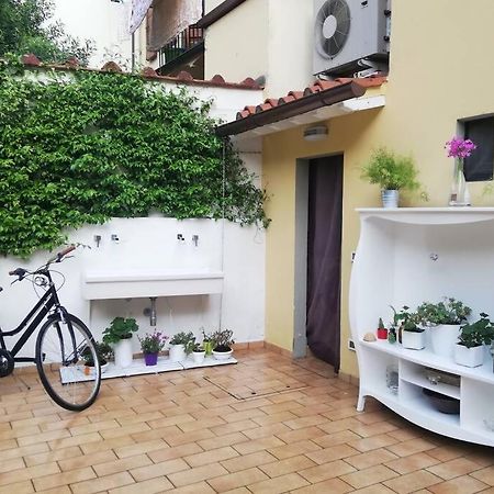 Flower Garden Apartment Vicino Al Centro Florence Exterior photo